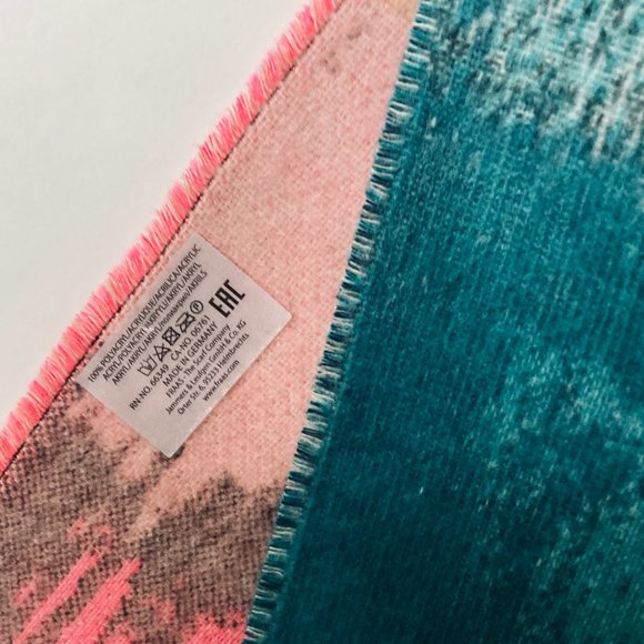 FRAAS Women's Reversible Fringed Cashmink Scarf/Wrap NWOT - Picture 2 of 8